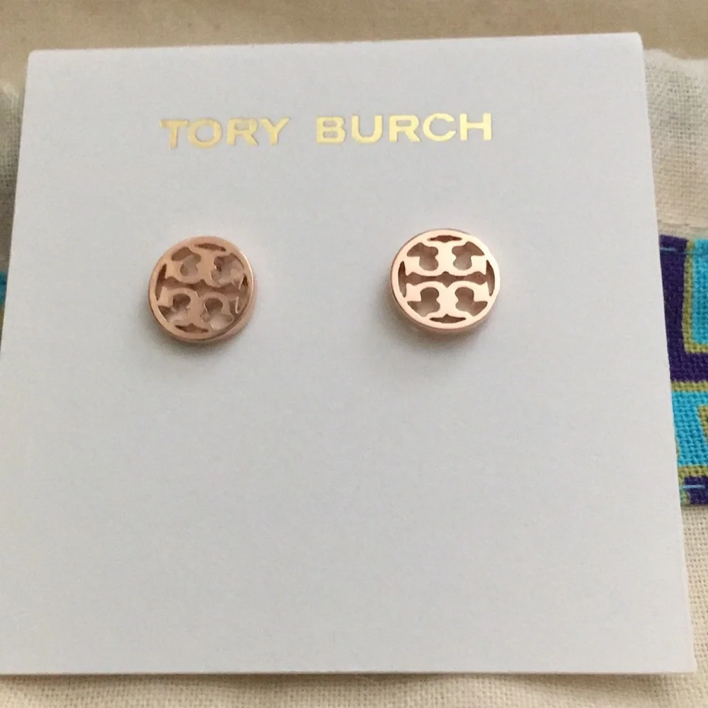🆕 Tory Burch Rose Gold Circle Logo Studs - Picture 3 of 5